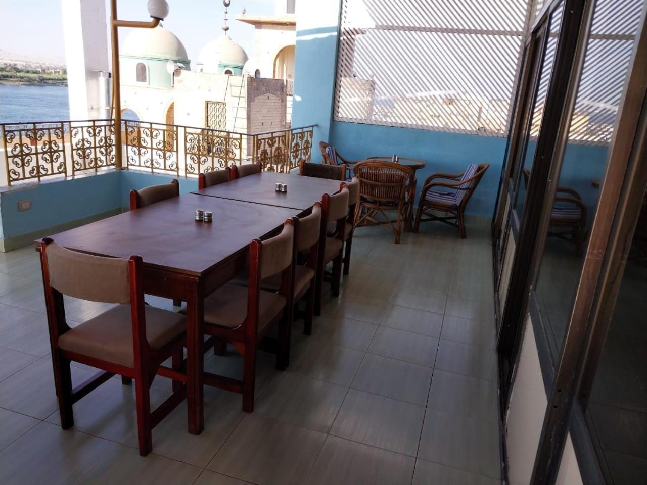 Merry Land Hotel & Roof Top Nile Restaurant Luksor Exterior foto