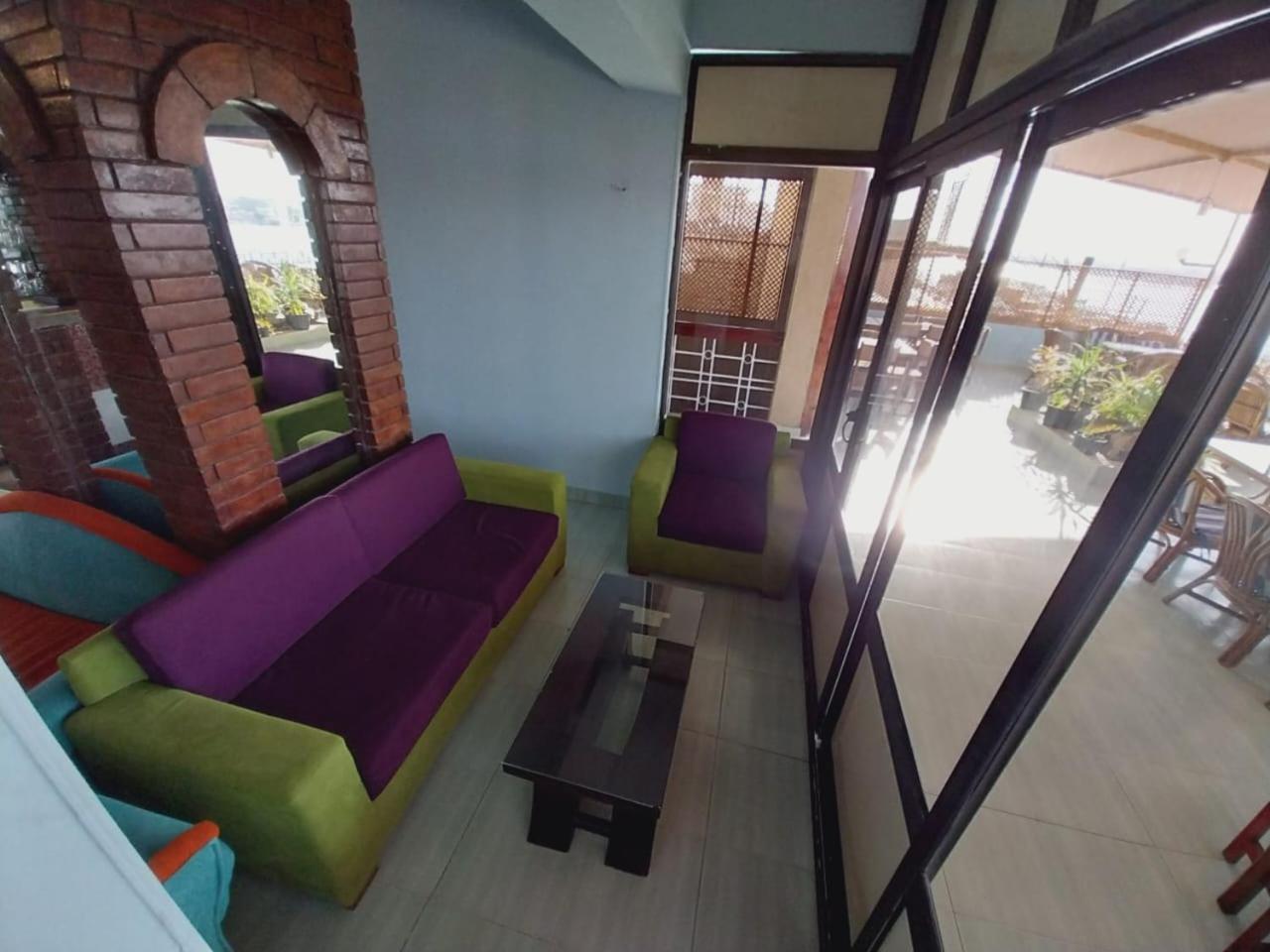 Merry Land Hotel & Roof Top Nile Restaurant Luksor Exterior foto