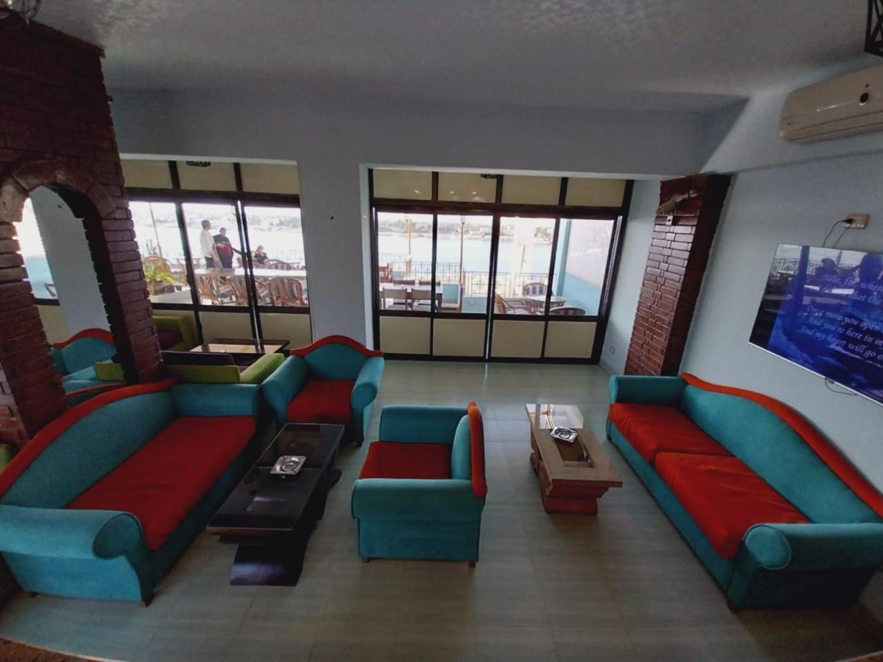 Merry Land Hotel & Roof Top Nile Restaurant Luksor Exterior foto