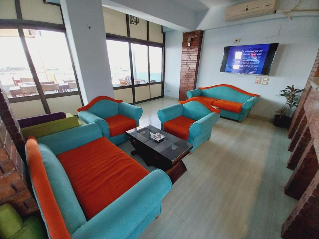 Merry Land Hotel & Roof Top Nile Restaurant Luksor Exterior foto