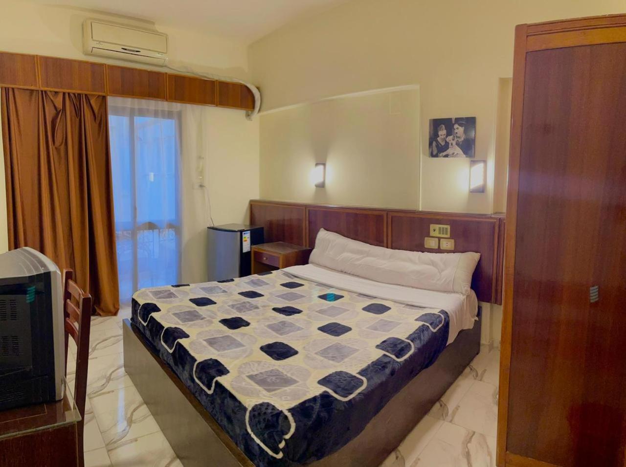 Merry Land Hotel & Roof Top Nile Restaurant Luksor Exterior foto