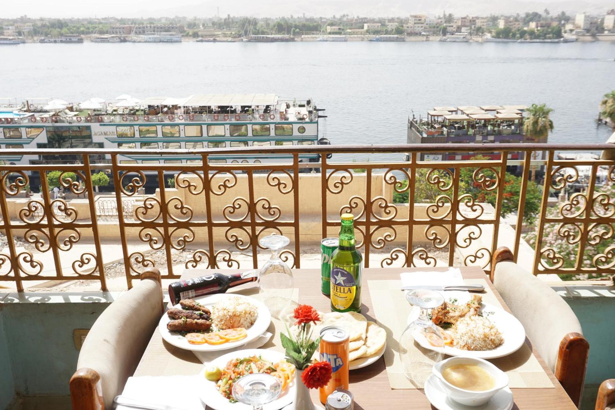 Merry Land Hotel & Roof Top Nile Restaurant Luksor Exterior foto