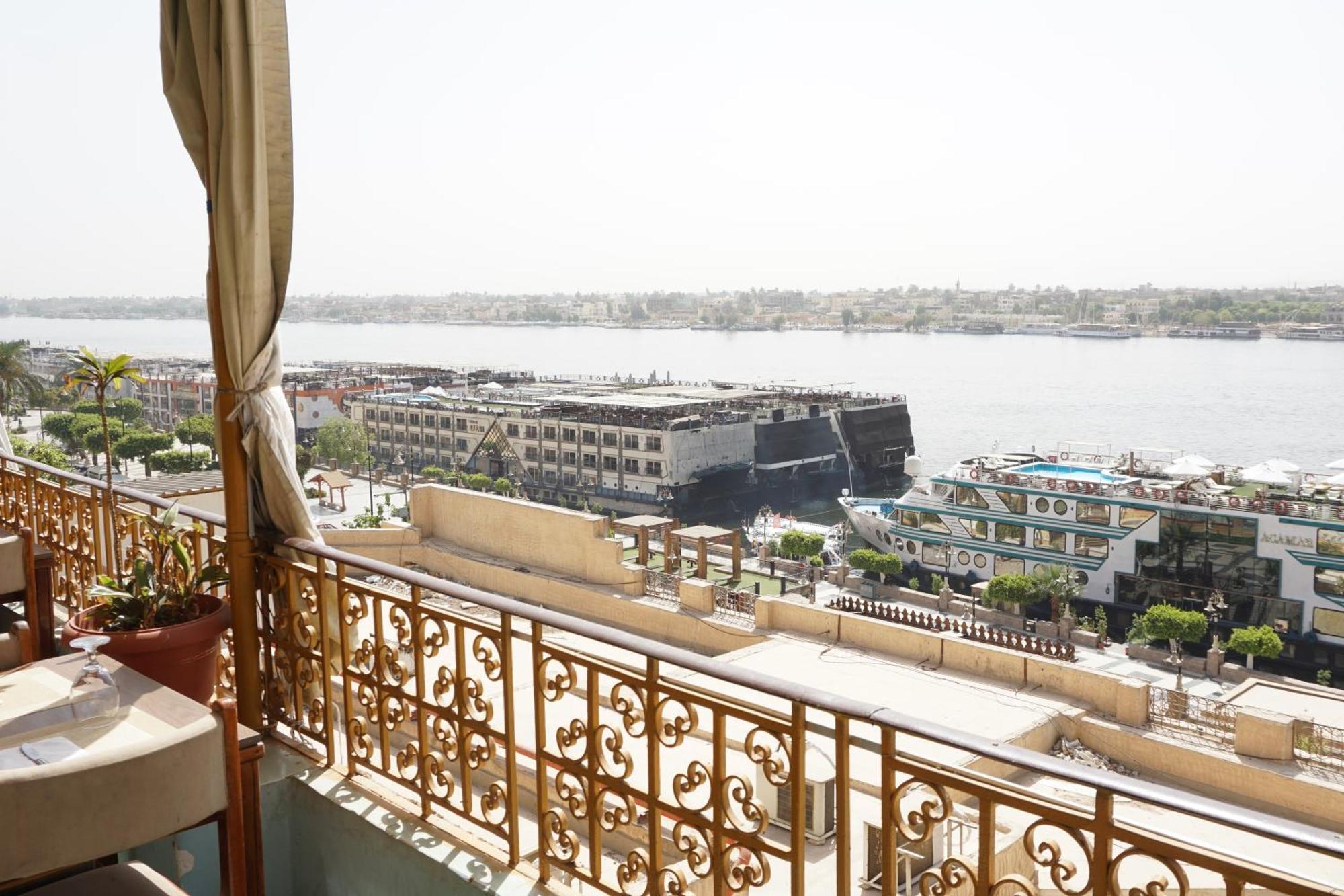 Merry Land Hotel & Roof Top Nile Restaurant Luksor Exterior foto